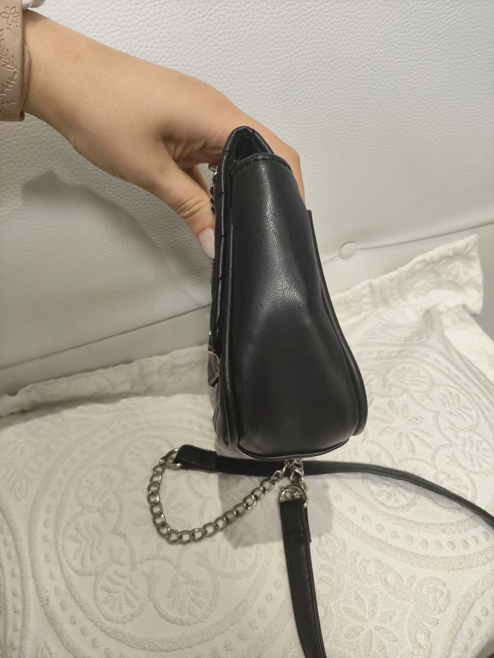 Bolso negro acolchado Stradivarius con cadena plateada – photo 6